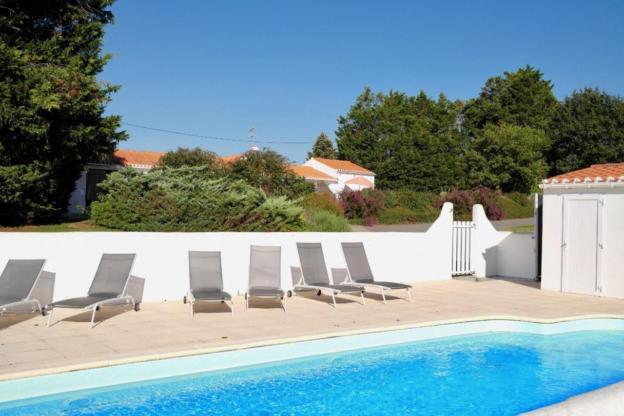 Maison Pour 4 A La Campagne Avec Piscine Commequiers Exterior photo